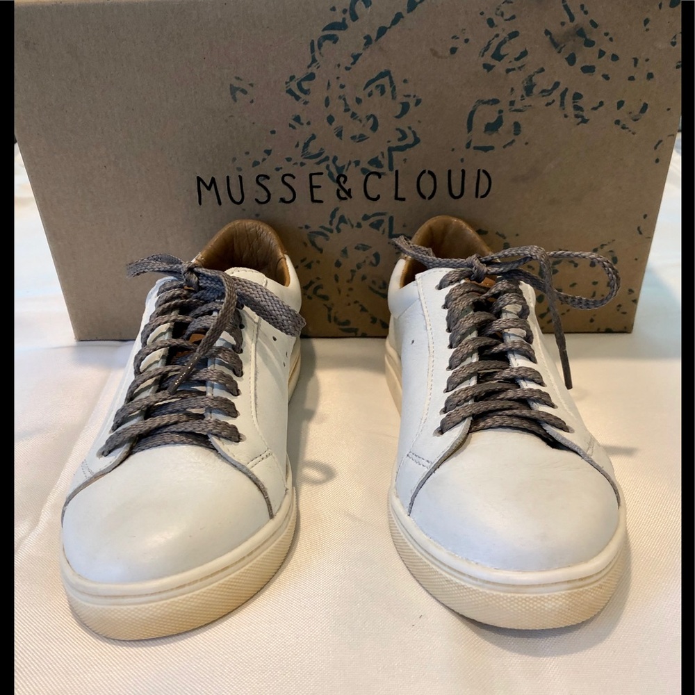 NWT. Musse & Cloud sneakers